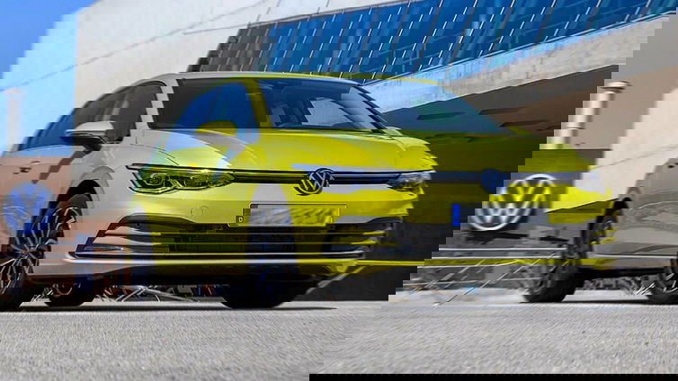 Immagine di Top 10 vendite Europa, Tesla insidia il trono Volkswagen