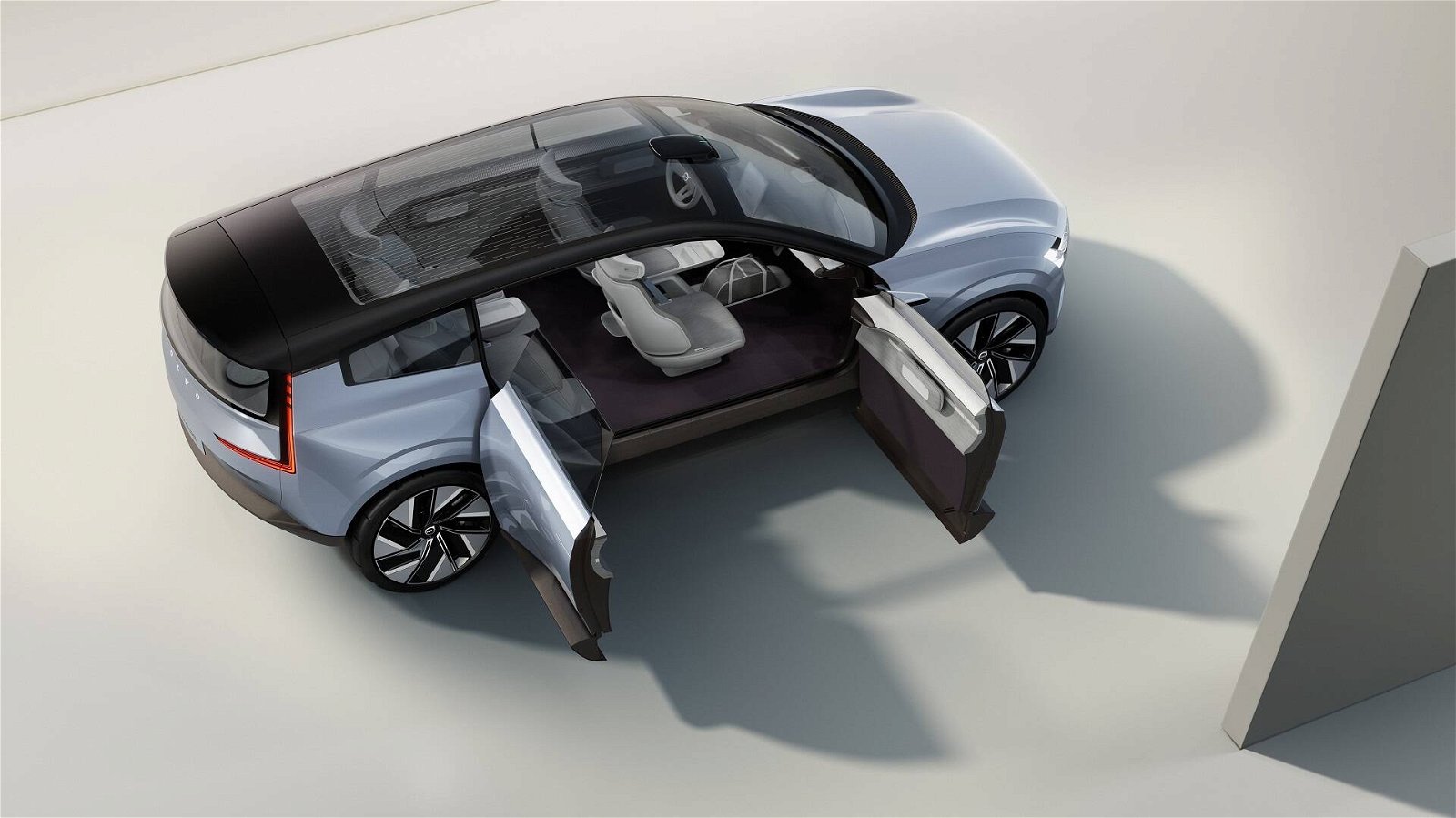 Immagine di Volvo Concept Recharge, il SUV elettrico del futuro