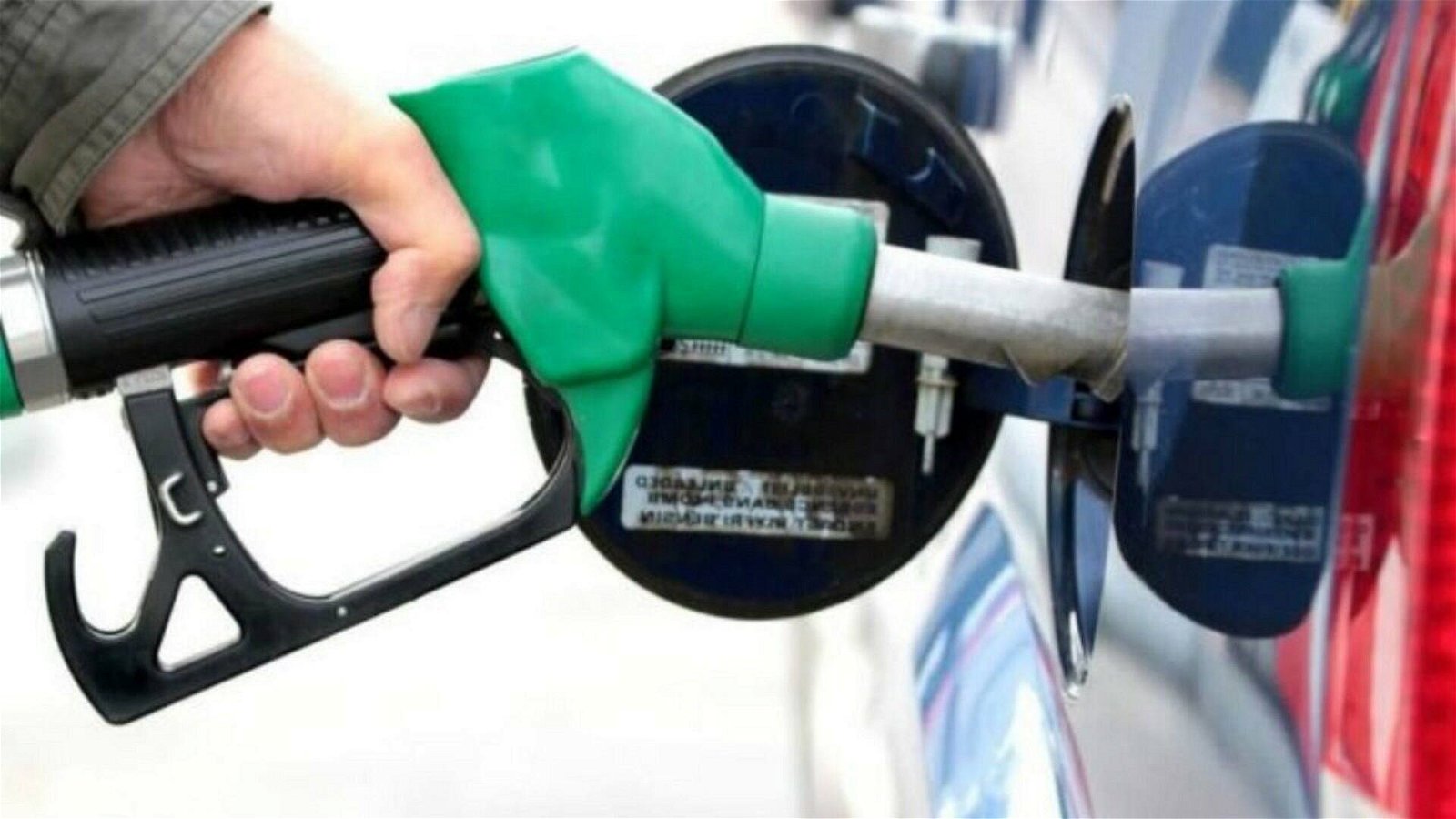 Immagine di Carburanti, confermato l’obbligo di esporre il prezzo medio