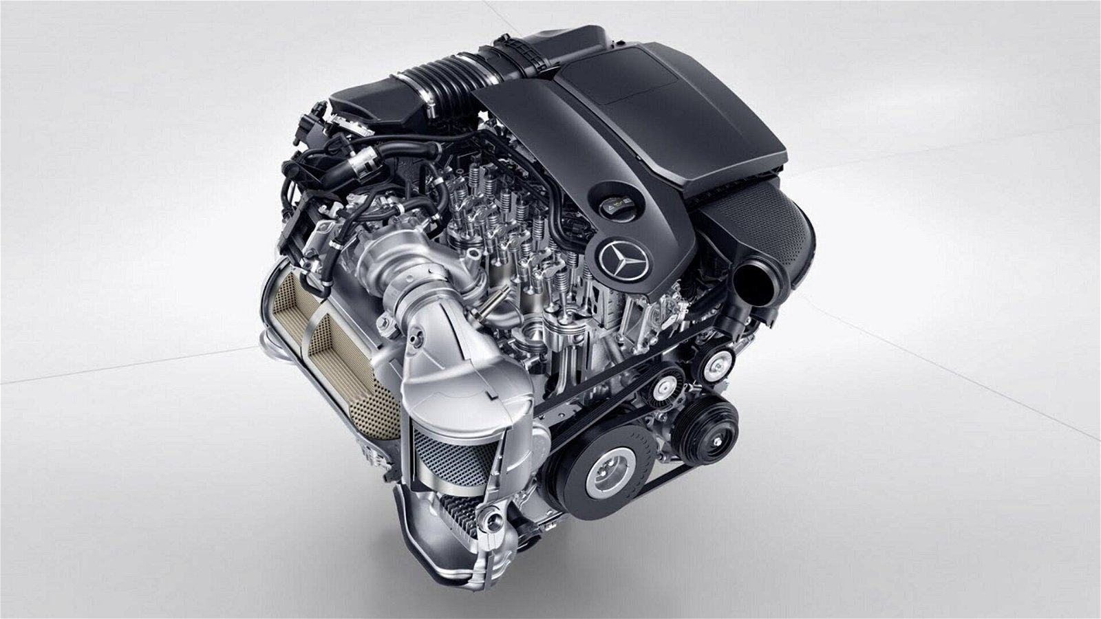 Immagine di Mercedes dimezzerà la gamma di motori causa emissioni ed Euro 7