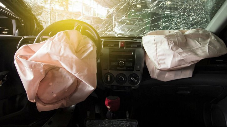 Immagine di Mercedes denunciata in Australia per i suoi airbag