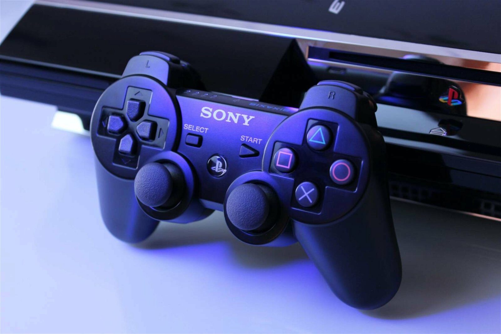 Immagine di PS3 rese la vita difficile a molti sviluppatori, confida il director di Devil May Cry