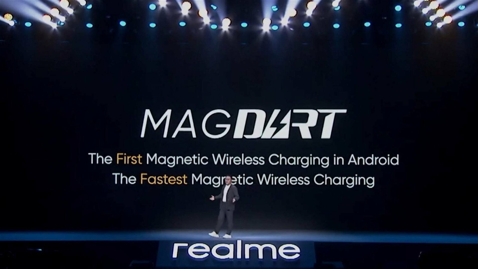 Immagine di realme MagDart, la ricarica wireless magnetica si fa potente!