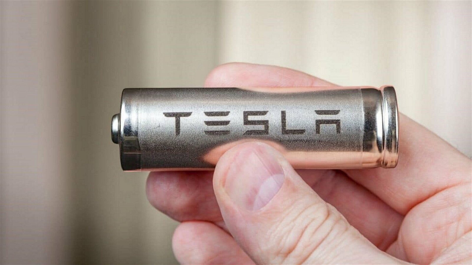 Immagine di Tesla, la ricerca sulle batterie che durano 100 anni
