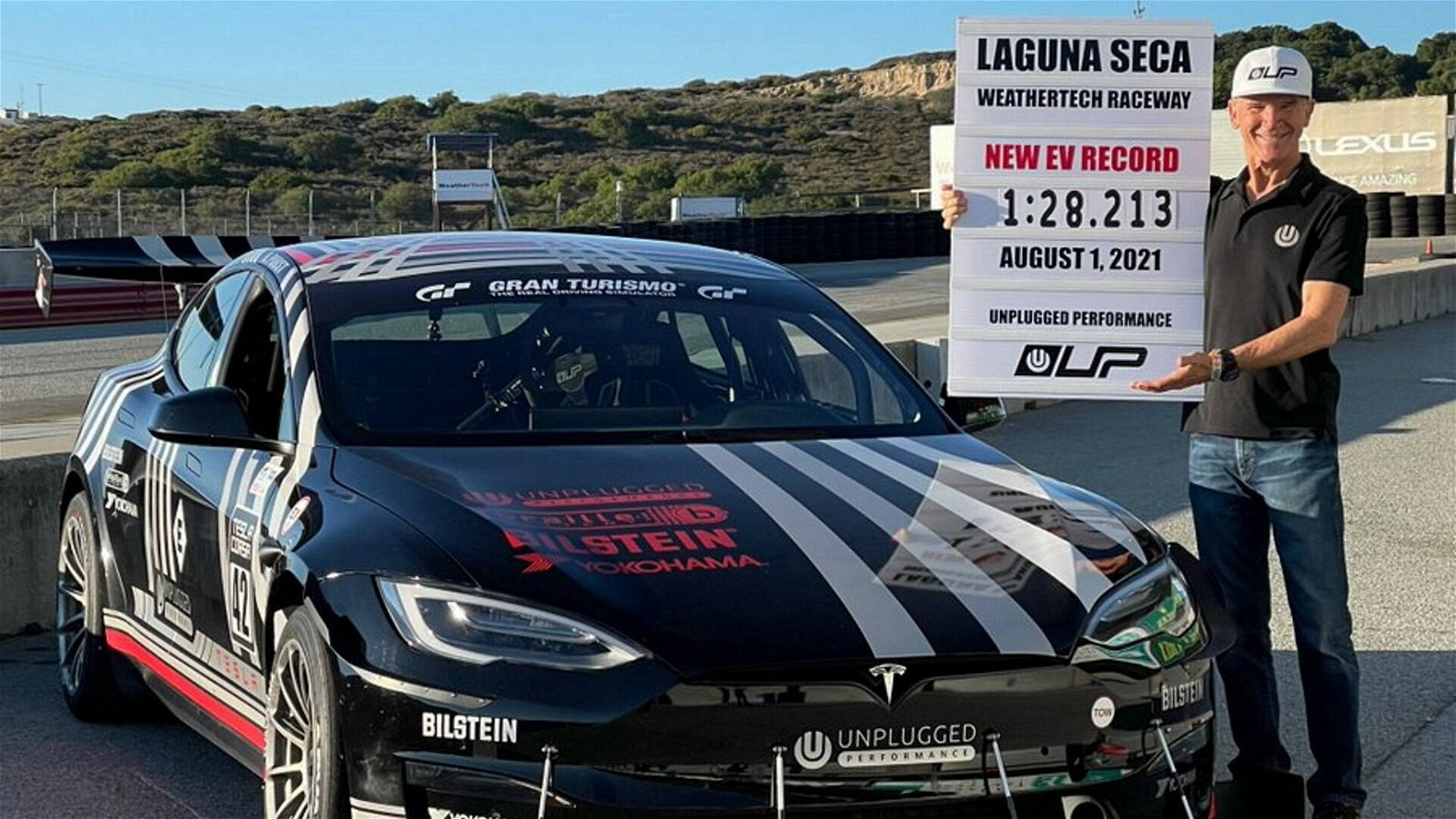 Immagine di Tesla Model S Plaid fissa un nuovo record a Laguna Seca