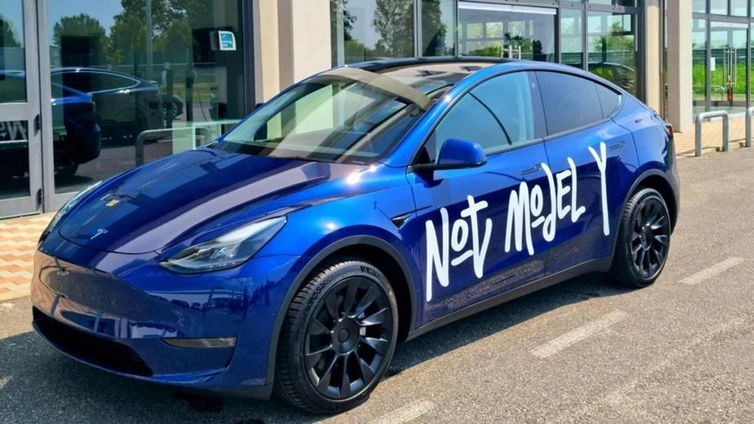 Immagine di Tesla super long range Model Y: quasi 600 km di autonomia