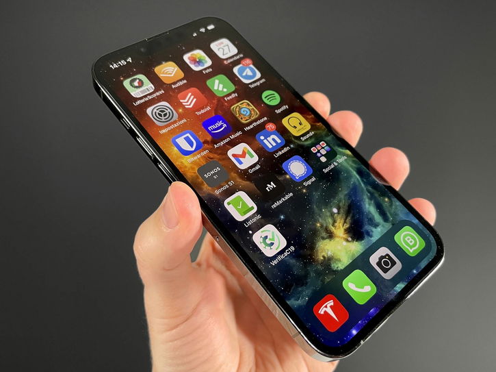 Immagine di iPhone: il 2022 porta un fastidioso bug, ve ne siete accorti?