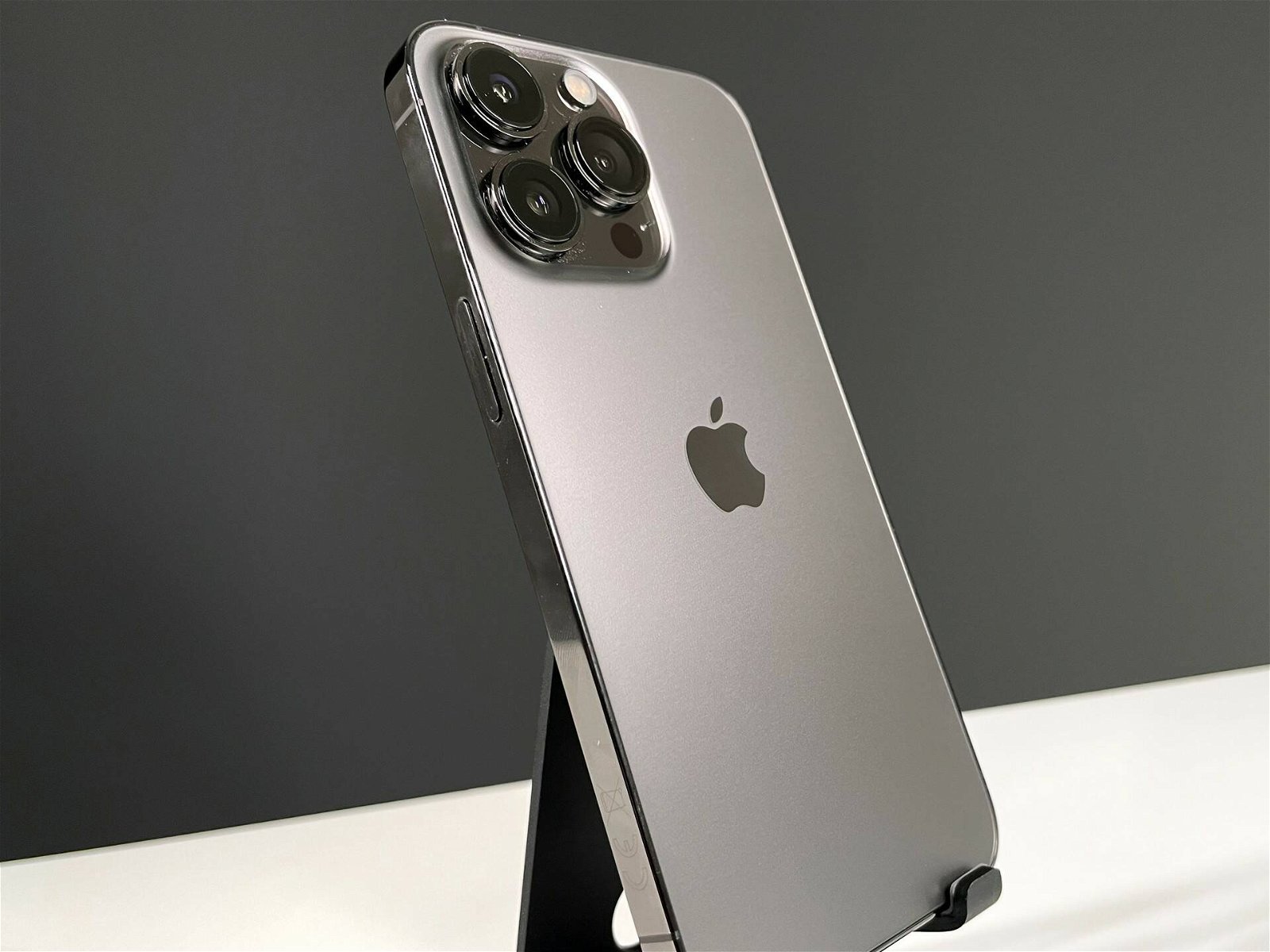 Immagine di Apple frena i fornitori: vendite di iPhone 13 in calo anche a Natale