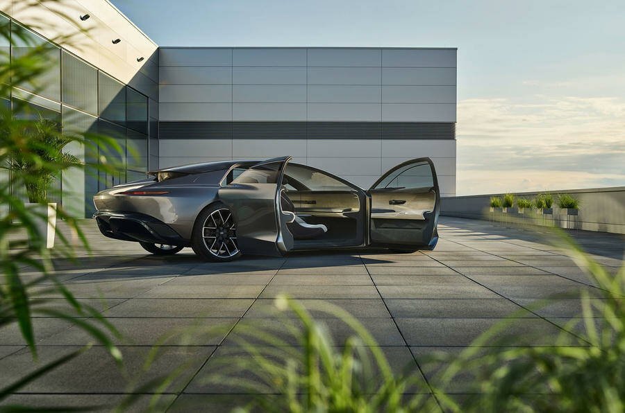 Immagine di Audi Grandsphere: l’A8 elettrica del futuro che si guida da sola