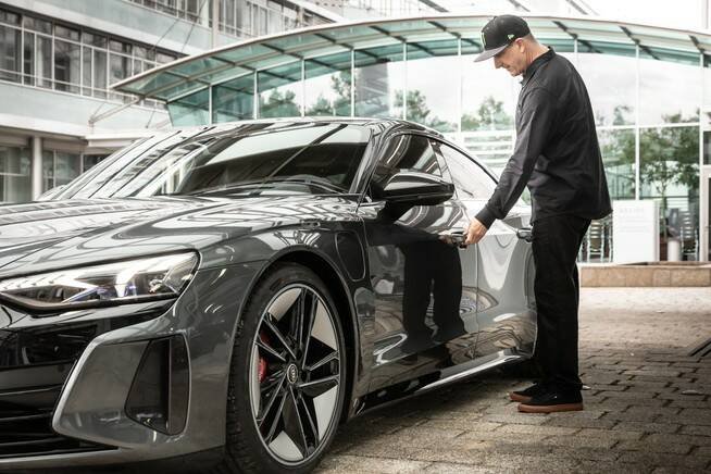 Immagine di Audi dà il via alla collaborazione con Ken Block per la mobilità elettrica