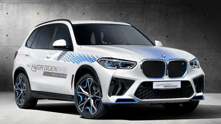 Immagine di BMW torna sull’idrogeno: il primo SUV al Salone di Monaco