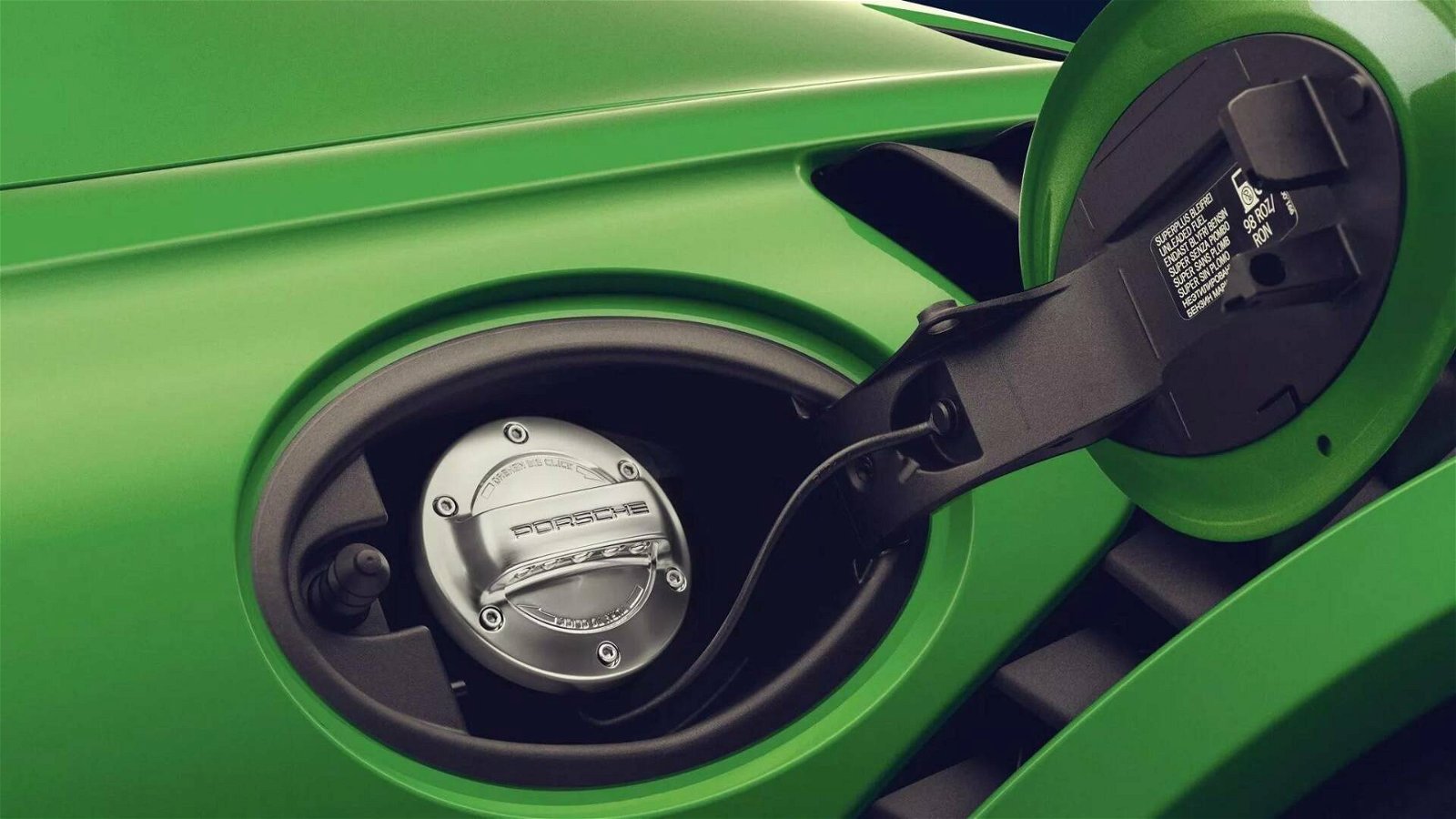 Immagine di e-Fuel, la benzina sintetica di Porsche è ora in produzione
