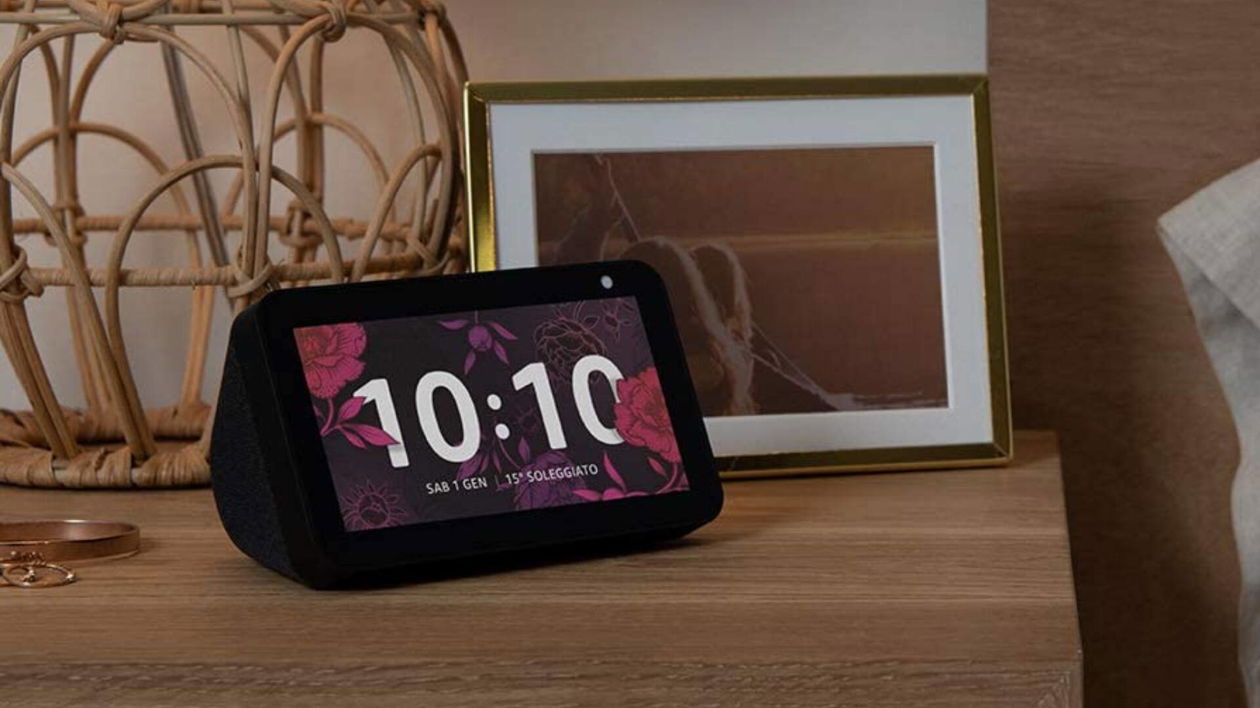 Immagine di Echo Show 5: tornano in sconto i bundle con le telecamere Blink