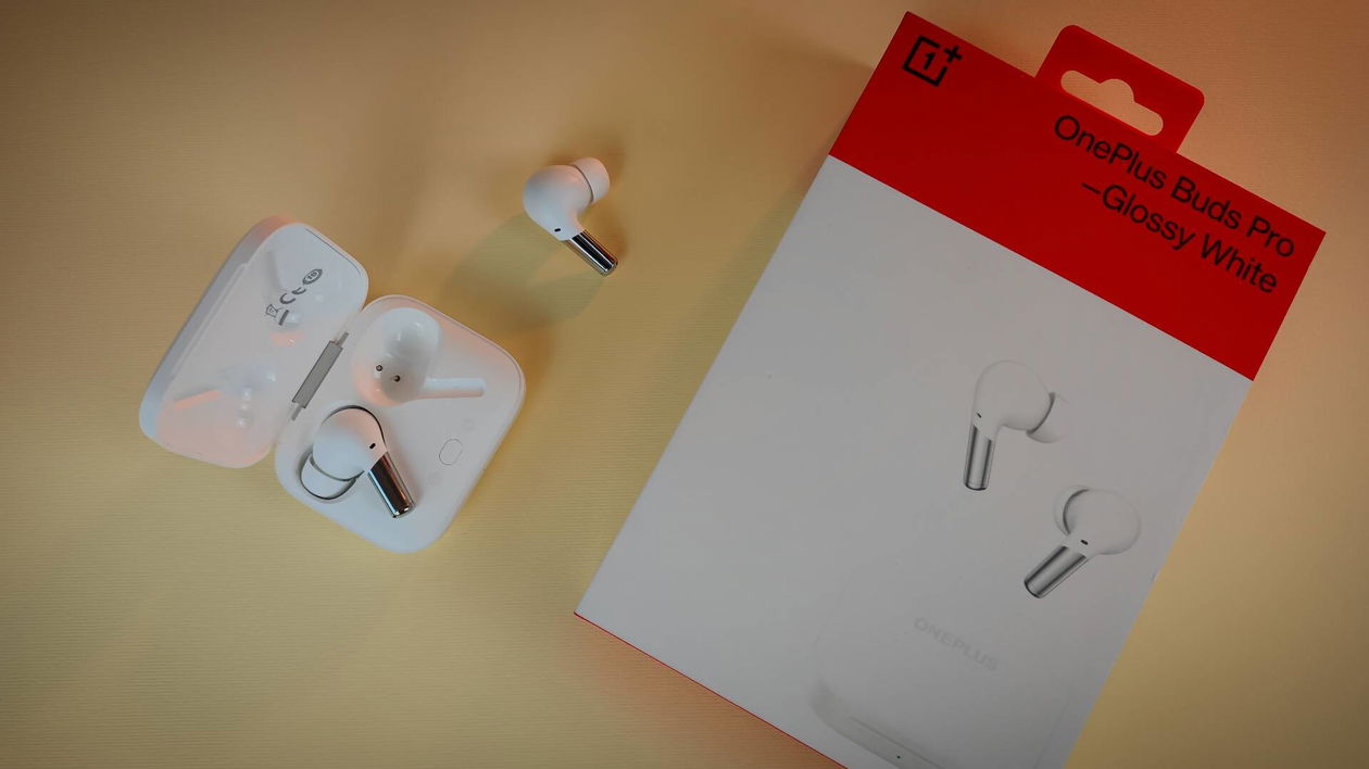 Immagine di OnePlus Buds Pro recensione, la partita si sposta su un altro livello!