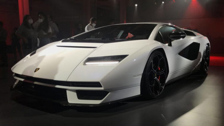 Immagine di Lamborghini Countach LPI 800-4, il mito è alla Milano Design Week 2021