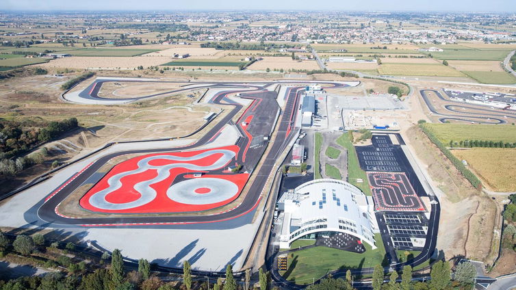 Immagine di Apre in Italia in più grande Porsche Experience Center al mondo