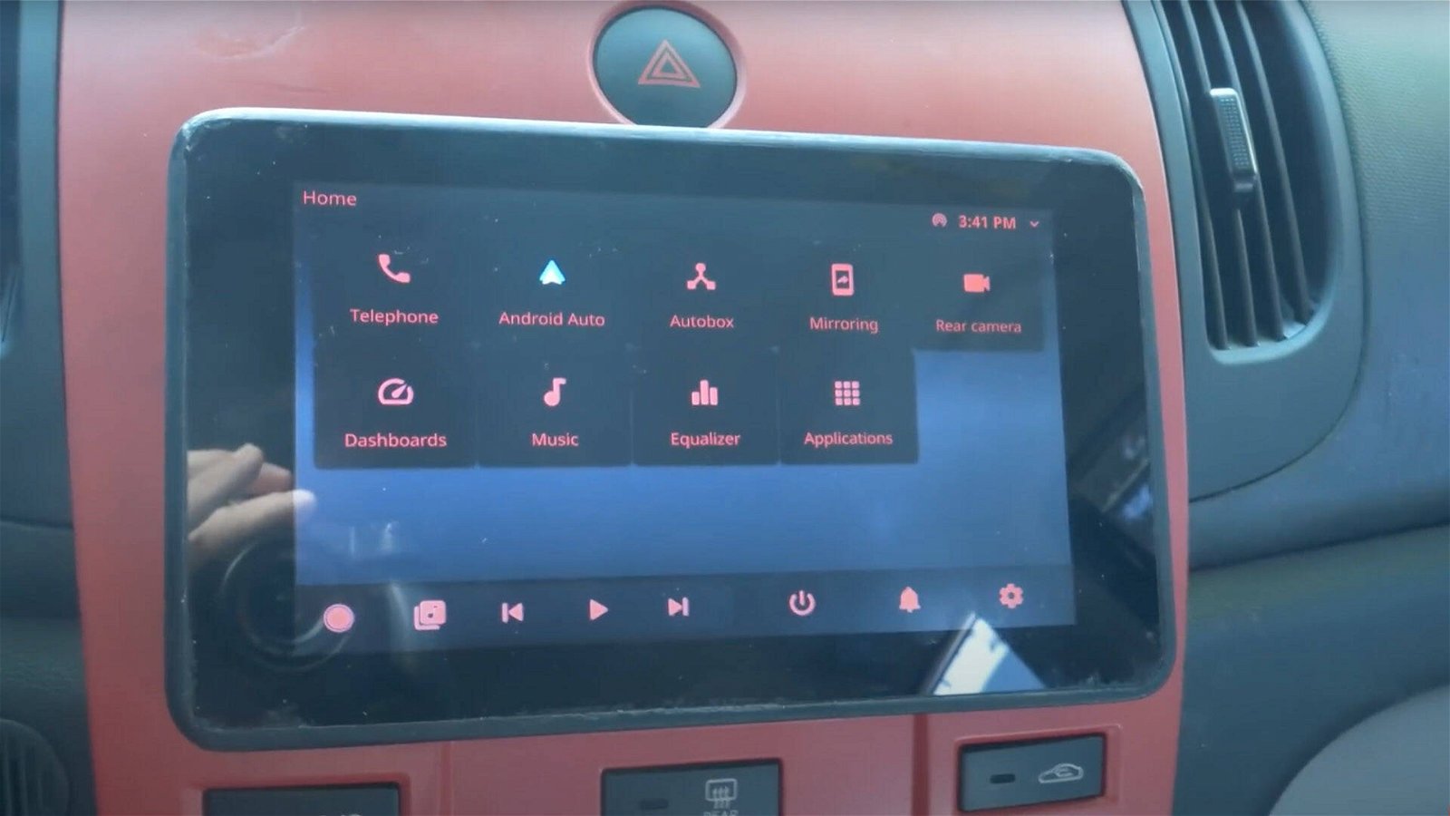 Immagine di Raspberry Pi 4 diventa un computer di bordo touch dotato perfino di Android Auto