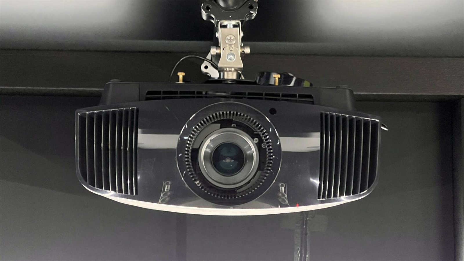 Immagine di Sony VW-290ES, proiettore Home Cinema  - Difficile chiedere di meglio