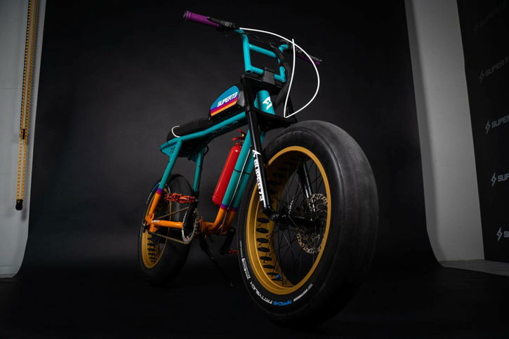 Immagine di SUPER73 omaggia Porsche con una nuova bicicletta elettrica