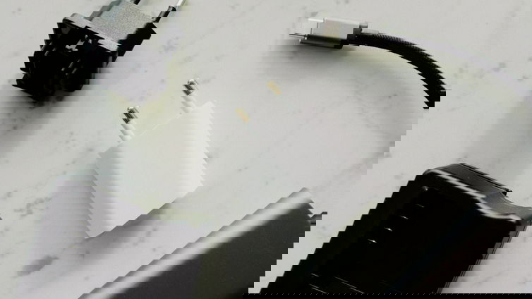 Immagine di USB Tipo-C, l'Europa ha scelto ufficialmente il proprio standard per la ricarica