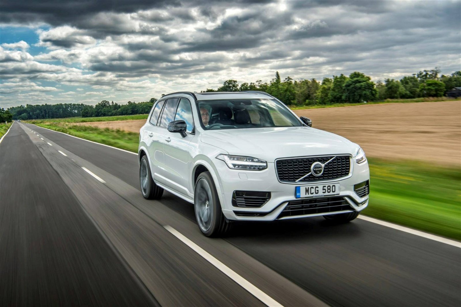 Immagine di Volvo rinnova la sua gamma di ibride plug-in: 90 km di autonomia elettrica