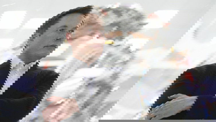 Immagine di Elon Musk a Tesla e SpaceX: bisogna tornare tutti in ufficio