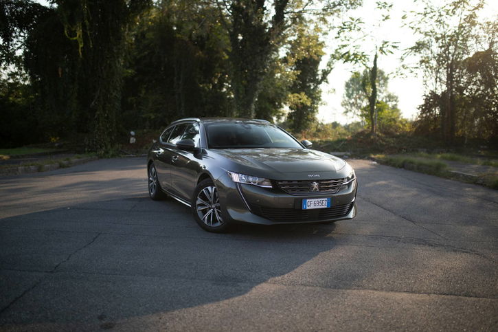 Immagine di Prova, Peugeot 508 SW Hybrid 225 e-AT8, la plug-in intelligente