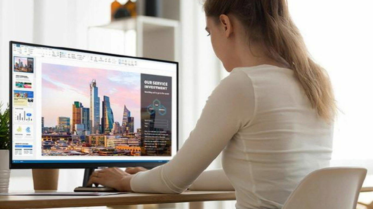 Immagine di Samsung Smart Monitor M7 al prezzo più basso di sempre su Amazon