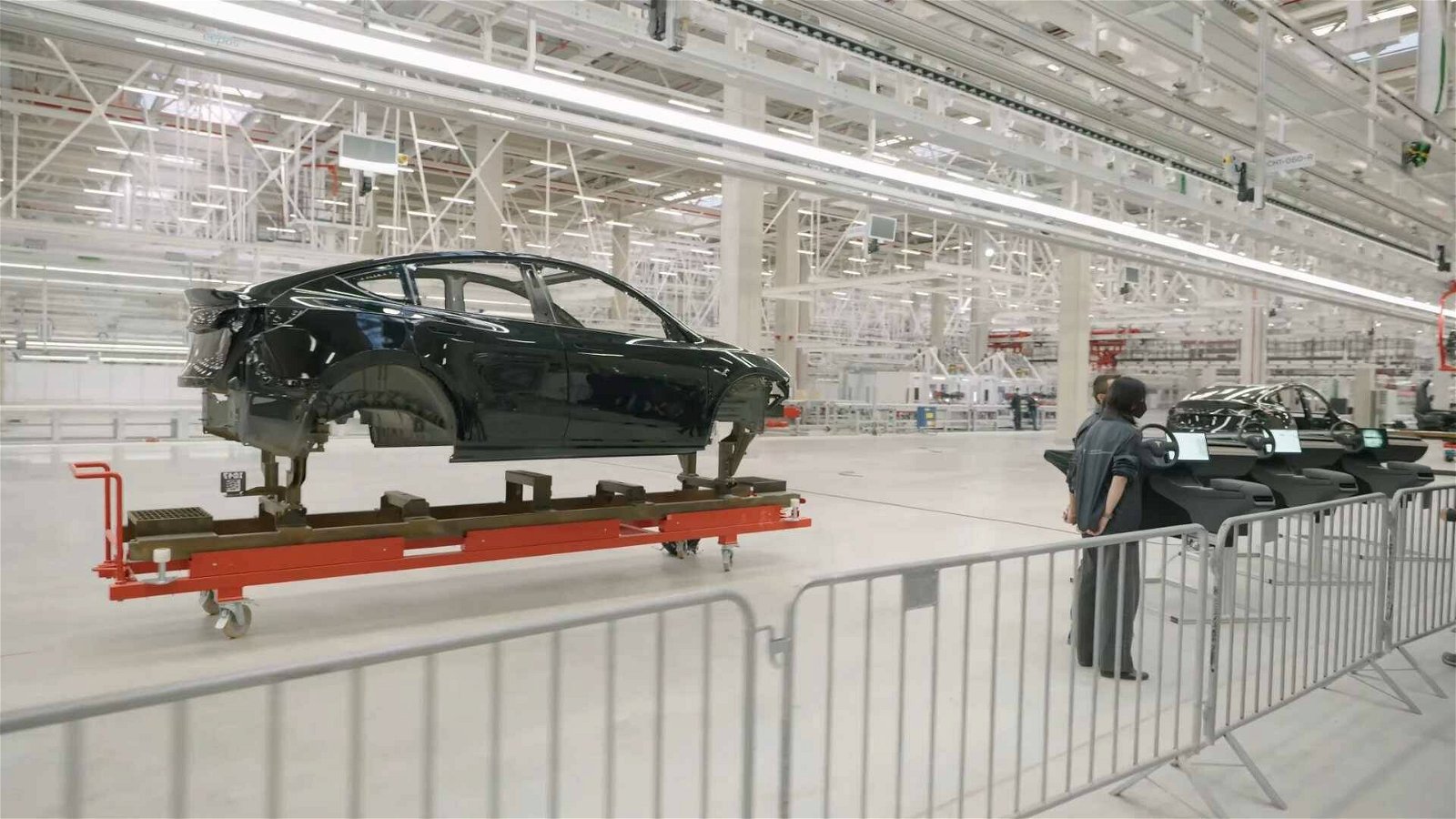 Immagine di Tesla Gigafactory Berlino: produzione da record, una carrozzeria ogni 45 secondi