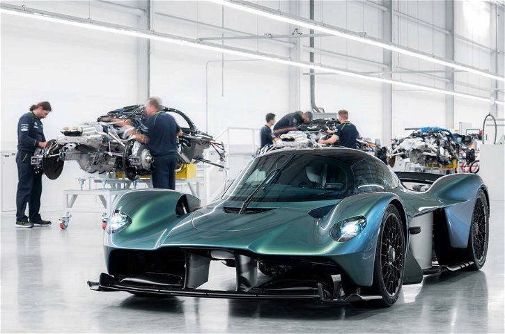 Immagine di Aston Martin Valkyrie: pronta la prima hypercar V12 da oltre 1.000 cavalli