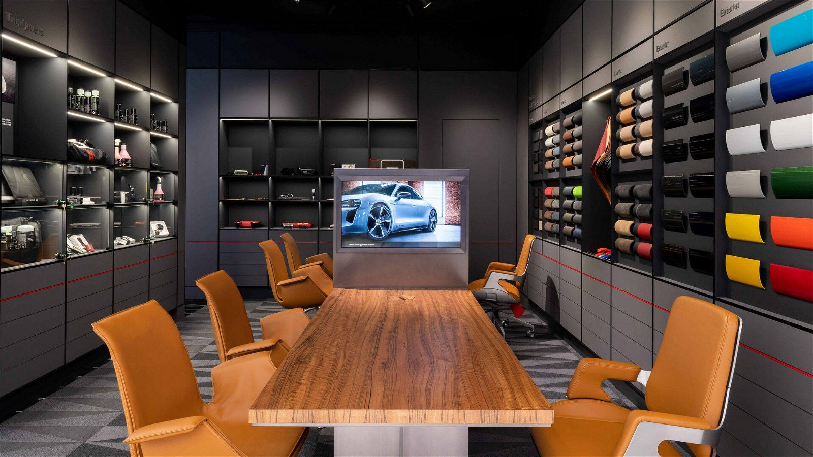 Immagine di Porsche, nuovi atelier dedicati agli acquirenti più giovani
