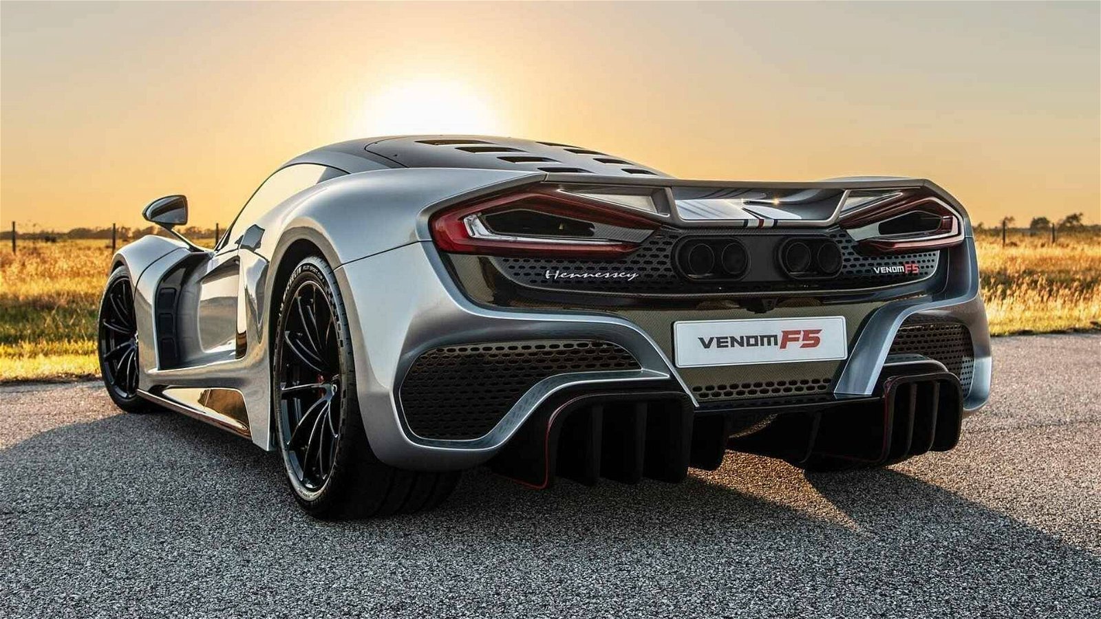 Immagine di Hennessey Venom F5, consegnata la prima hypercar più veloce al mondo