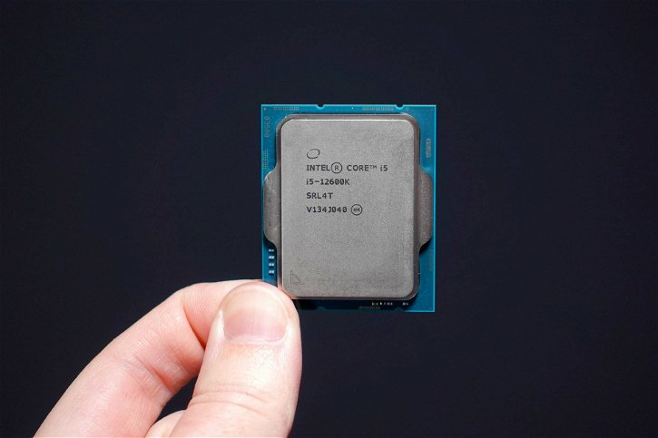 Immagine di La Russia legalizza le importazioni "grigie" di prodotti Intel, AMD e Apple