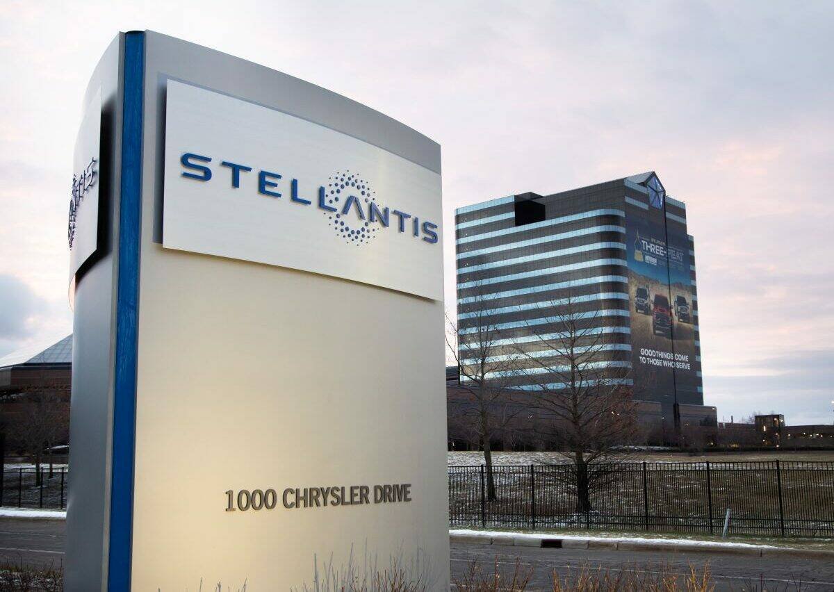 Immagine di Stellantis, la crisi dei chip potrebbe ridurre la produzione in Italia