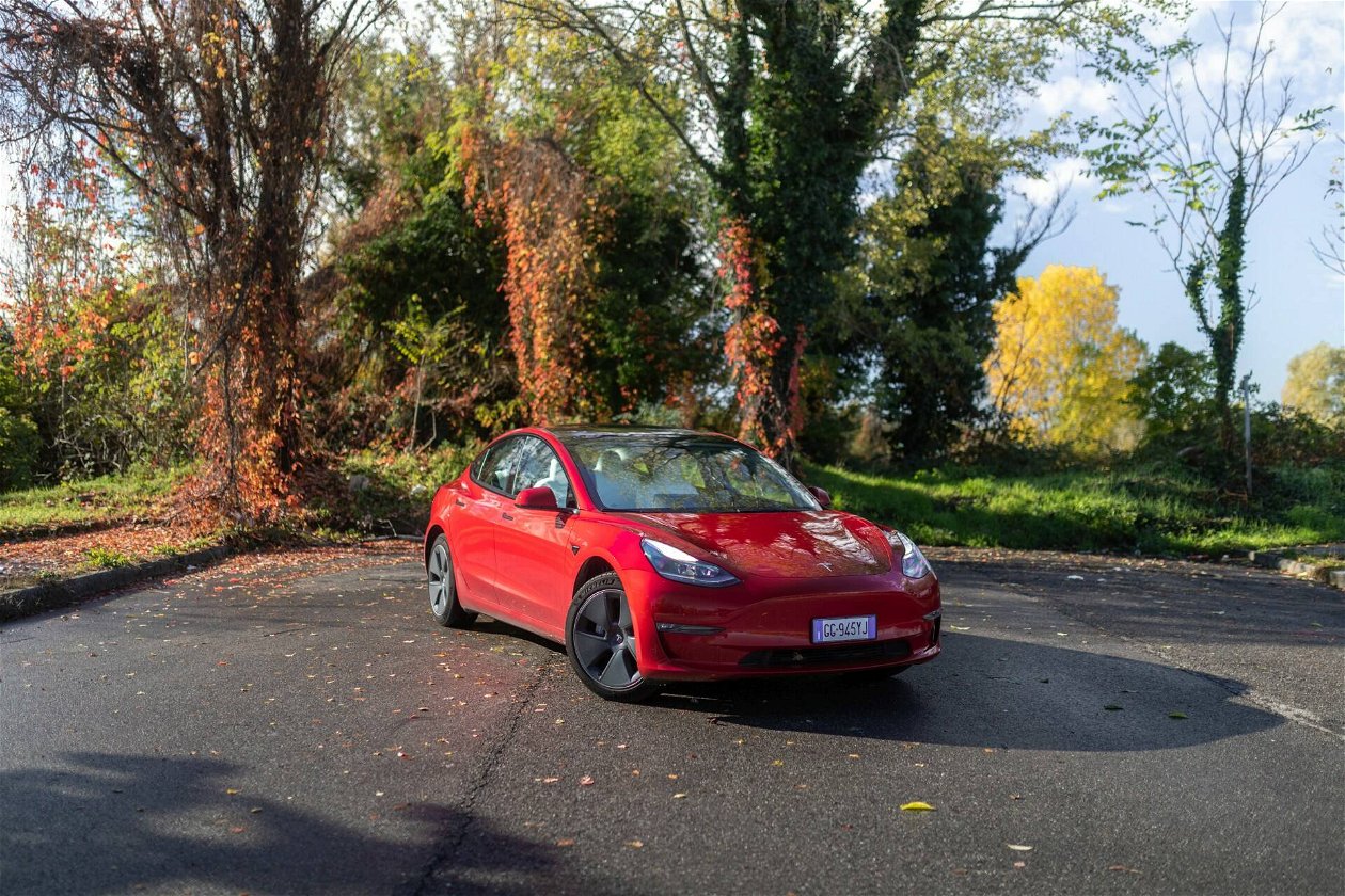 Immagine di Prova, Tesla Model 3 Long Range: la scelta perfetta