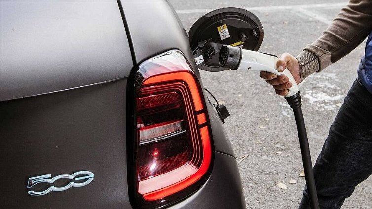 Immagine di Ricaricare l'auto elettrica: la crisi fa aumentare i prezzi per il "rifornimento"