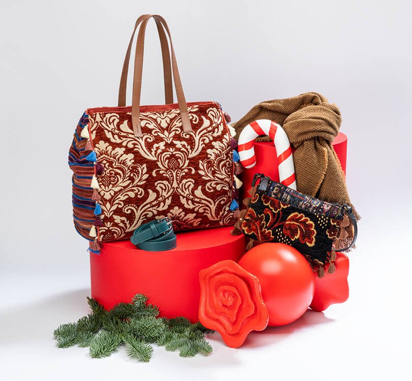 Immagine di Regali di Natale Carpisa: acquista 3 prodotti, ne ricevi uno extra in regalo!