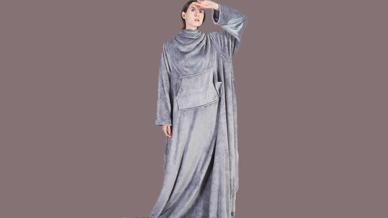 Immagine di Una coperta... con le maniche?! Calda, morbida, vendutissima su Amazon a meno di 24€