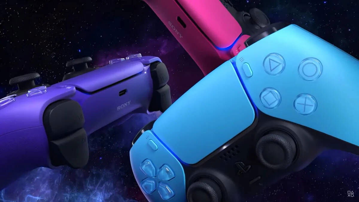 Immagine di PS5 DualSense Starlight Blue, Galactic Purple e Nova Pink: dove acquistarli al miglior prezzo