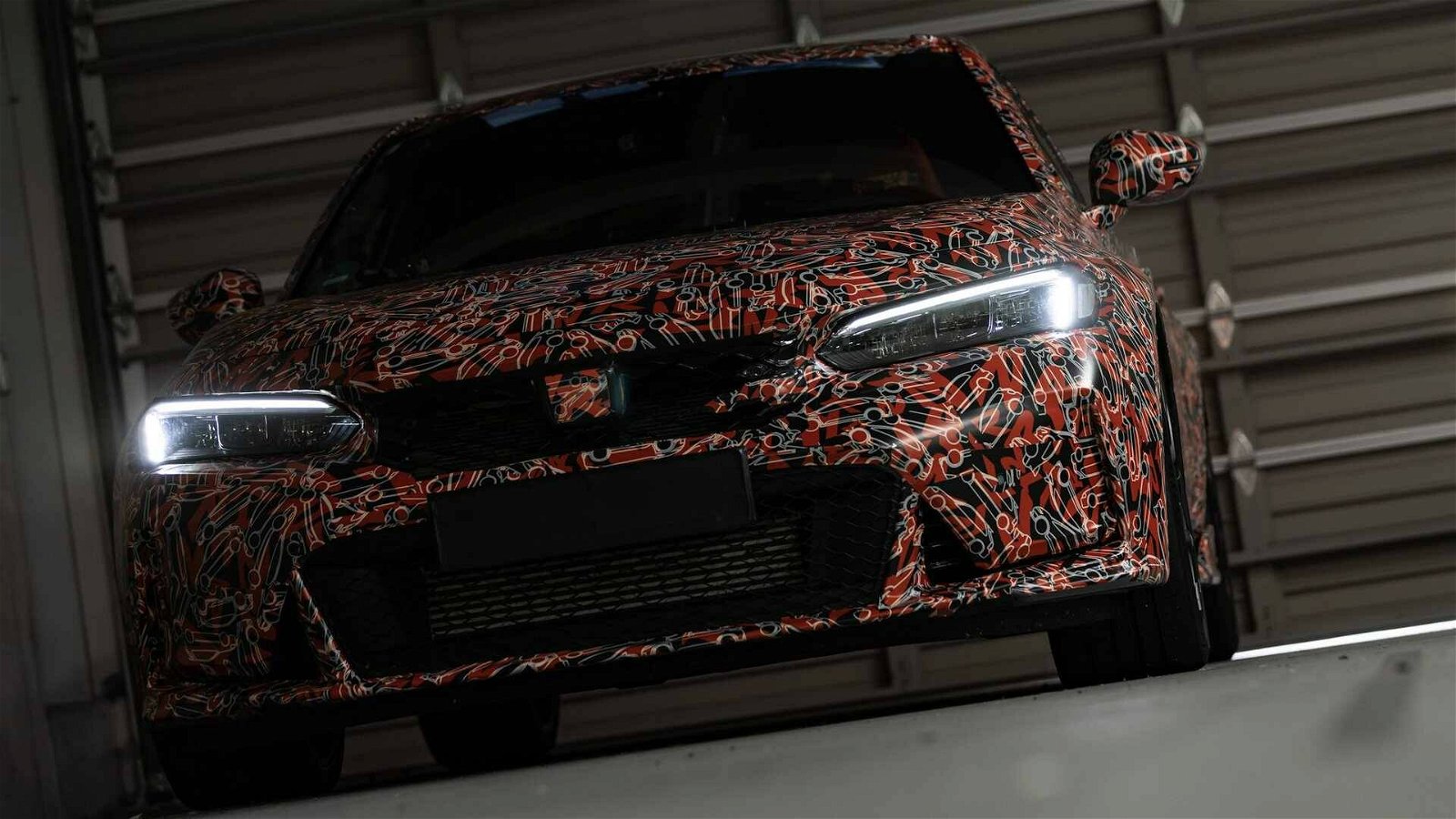 Immagine di Honda Civic Type R: la nuova generazione si mostra in alcuni teaser ufficiali