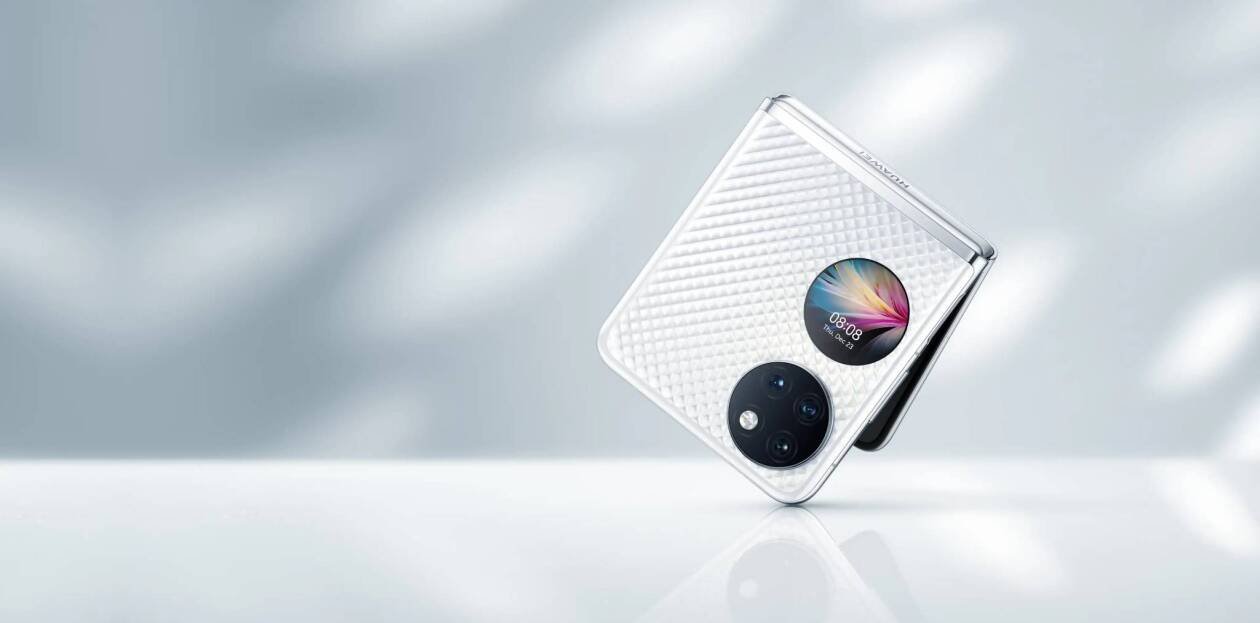 Immagine di Huawei P50 Pocket: il rivale di Galaxy Z Flip3 è ufficiale
