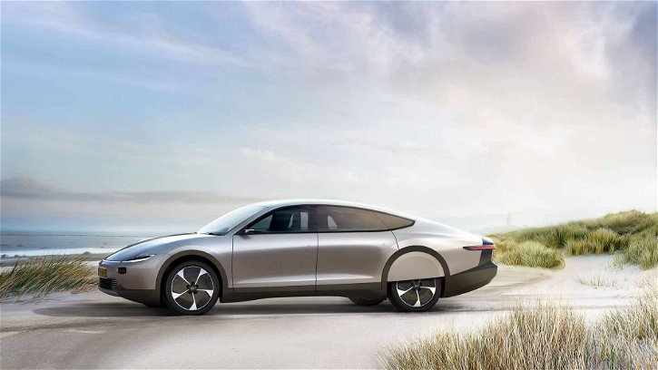 Immagine di L'auto con pannelli solari è realtà e in futuro ci sarà una versione low cost