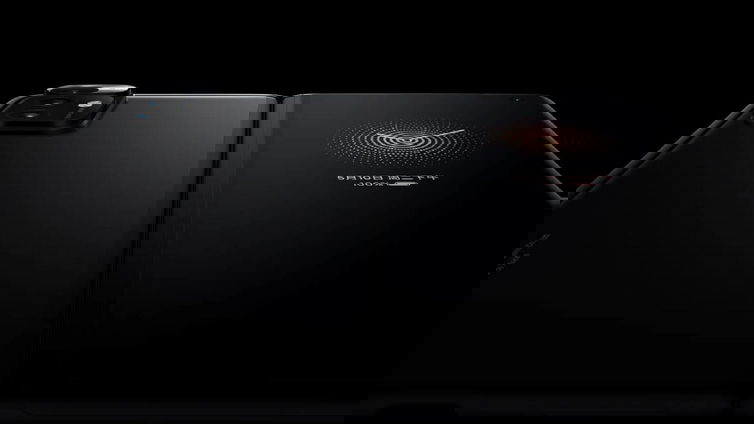 Immagine di Un altro smartphone pieghevole con la penna sta arrivando