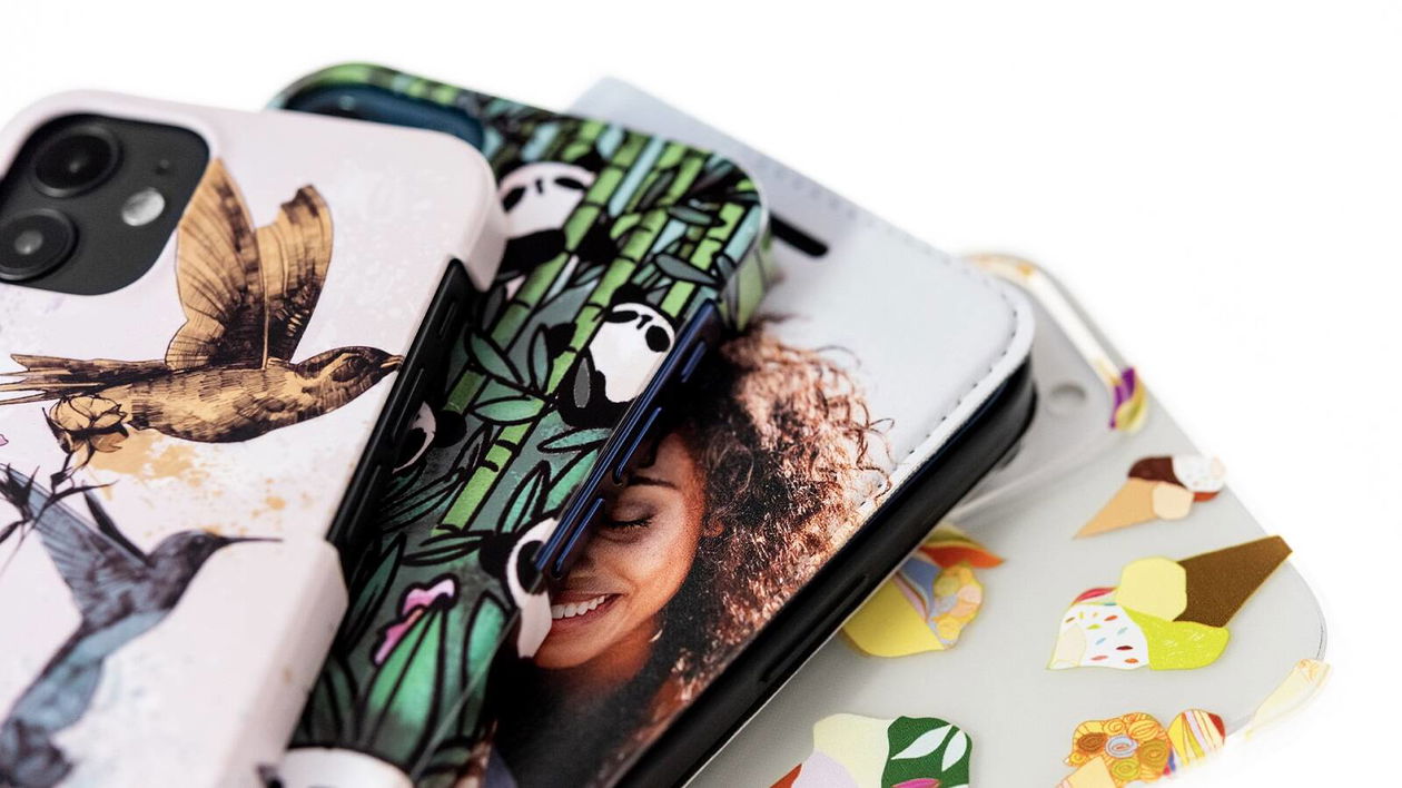 Immagine di Regala una cover personalizzata per smartphone a Natale