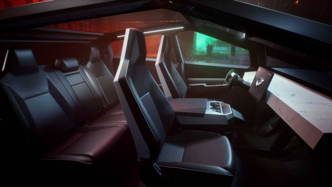Immagine di I sedili del Tesla Cybertruck si ripiegano?