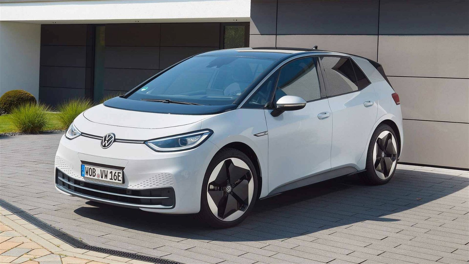 Immagine di Volkswagen velocizza la ricarica delle sue elettriche con un aggiornamento OTA