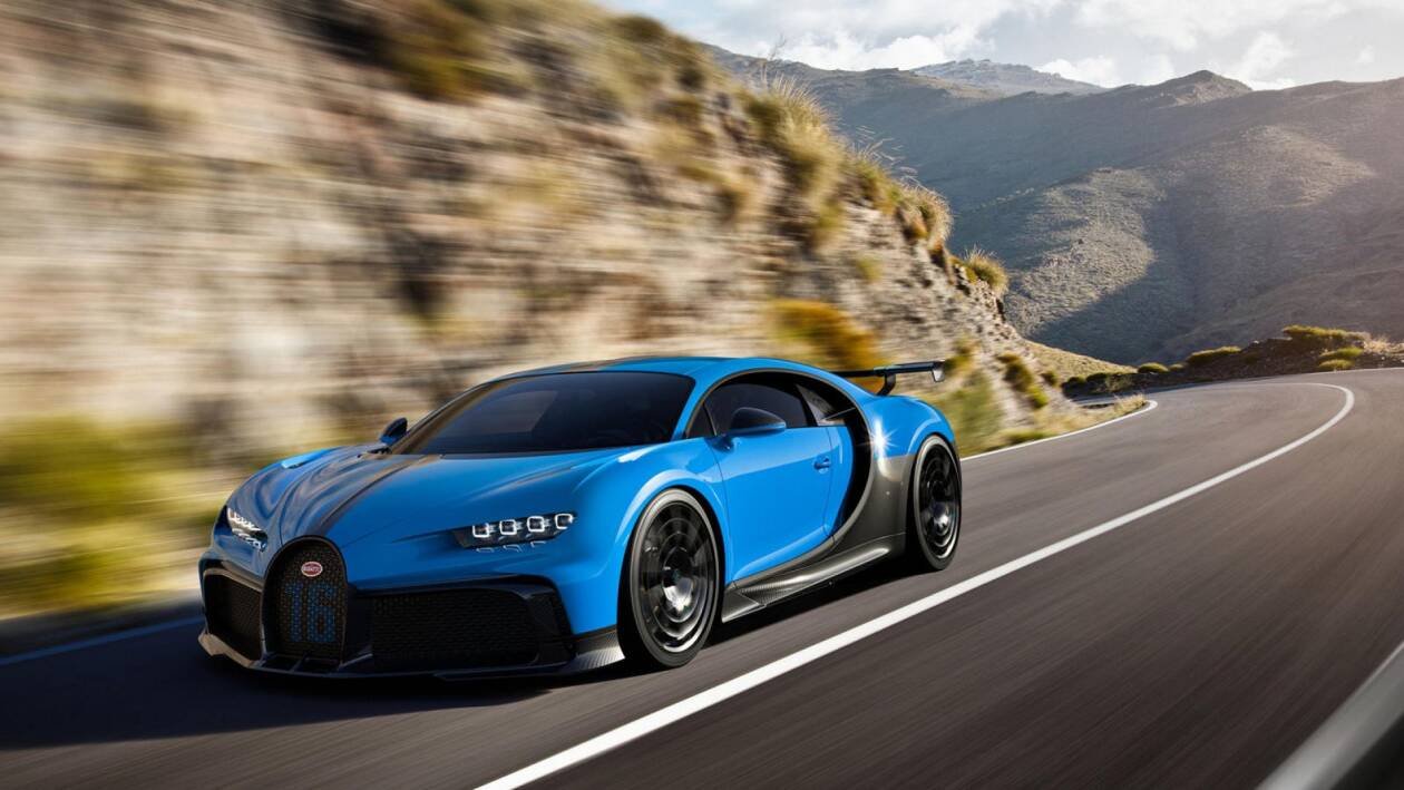 Immagine di 414 km/h sull'Autobahn con una Bugatti, il Ministro di arrabbia