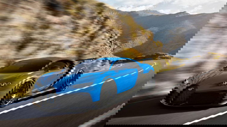 Immagine di Bugatti, ecco come si vernicia una supercar