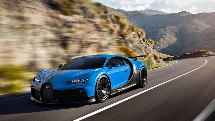 Immagine di Bugatti, ecco come si vernicia una supercar