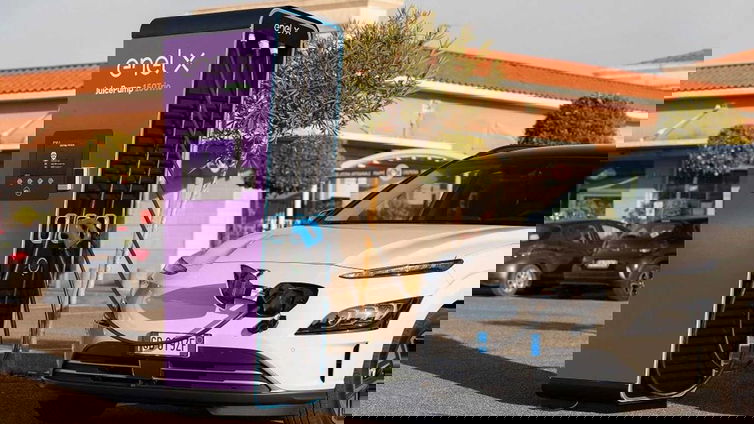 Immagine di Enel e Federdistribuzione insieme per la mobilità elettrica